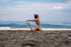 Nude Fitness Training  nymphgwendolynjane:  M Austin   Nymph at Blacks Beach 