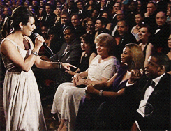 serfborts:  The time Lea Michele tried to serenade Jay Z and Beyoncé wasn’t having it. 