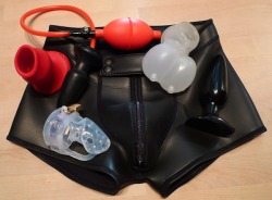 Latexsupernova:  Gear From Mr S Arrived. Must Say That I Am More Than Happy. Short