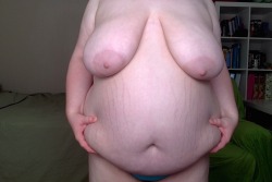 thegoodhausfrau:  Belly. Boobs.