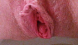 fatgreedypussy:Fist me and fuck me at the same time ;) Looks like you’d need that just to feel full