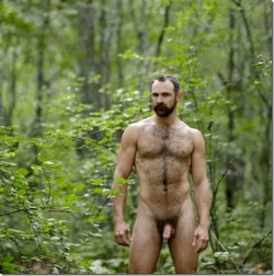 alanh-me:    58k+ follow all things gay, naturist and “eye catching”   