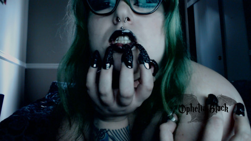 itsopheliablack:About to shoot a new Slytherin photo set. In the meantime here’s the SFW version for you freeloaders. 