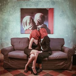 icanwalkonthemoon:  René Magritte  “Les amants”