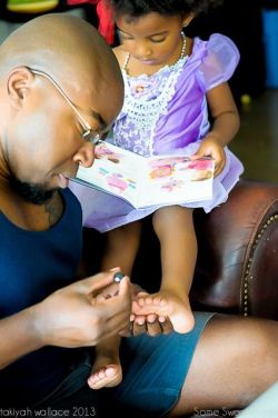 rodaintshit:  youngblackandvegan:  lovesexandrelationships:  No matter how alpha the male, when you’re baby girl asks to have her toe nails painted, you’re painting!  black father excellence  Got damn right 