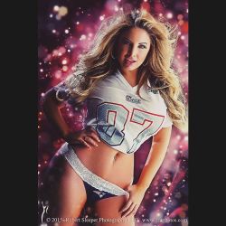 It&rsquo;s time for some #SNF 🏈🏈🏈 lets go #Patriots! #NEvsIND - Follow me on Twitter for some live tweeting action :) same name as here @ashalexiss by ashalexiss