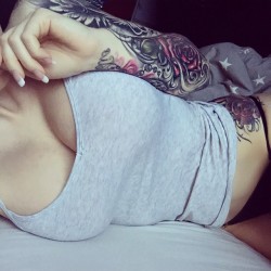 starfucked:  Good morning tuesday 🙈💕 feels good to finally be healthy again 😁👌 Will be picking up some prints later today! 💕😊 #goodmorning #tuesday #inbed #inkedmodel #girlswithink #tattoogirls #girlswithtattoos #girl #armtattoo #sleevetattoo