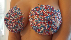 onlythebestcleavage:Happy 4th of July