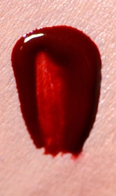pumpkinspicedslut:  lipstickandleeches:  collection of blood red lipsticks from ellis faas. “…it is based on the natural colour of blood. That colour is the same in all of us, so therefore it doesn’t clash with anyone’s skin.”   @trustaslut