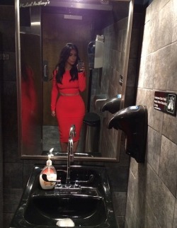 inkimyewetrust:  kimkanyekimye:  kimkardashian:Bathroom selfie  #1