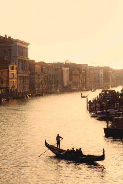 italian-luxury:  Good morning Venice | Source | Italian-Luxury | Instagram