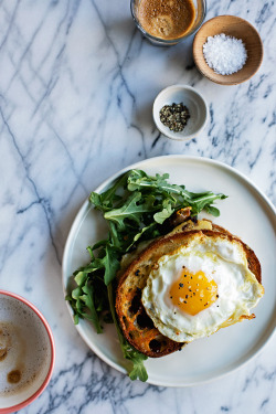 guardians-of-the-food:  Chorizo and Pepper Jelly Breakfast Grilled Cheese  @celticknot65