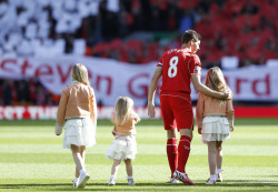 squawkafootball:  Steven Gerrard’s final game at Anfield for Liverpool. Legend.