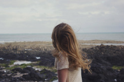 arunaea:  get up at 6 am to go taking pictures on the shore. Feeling alone in the world. by coralie.vi on Flickr. 