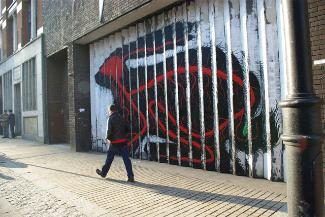 itscolossal:  Lenticular Street Art by ROA (2009). (via twisted sifter)