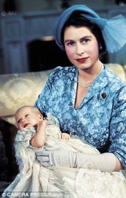 crownedlegend:  royals-and-quotes:  Queen Elizabeth II with Princess Anne    So cute!!!
