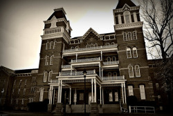 howstuffworks:  6 of the Scariest Abandoned Mental Asylums in America There are abandoned mental hospitals across the U.S. and horror took place in all of them. Here are six of the scariest of them all. See the whole gallery at Stuff You Should Know.