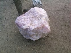 CHECK THIS GIANT ROSE QUARTZ ROCK THE TOUR GUIDE SHOWED US AT A GOLD MINE TOUR @ JULIAN!!!! - @roquereptil-iiiah, that’s so cool!