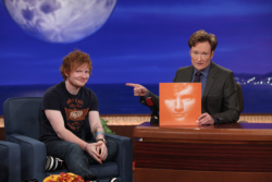 loveoursheeran:  n3wyears:  drunk-on-ed:  can we all just take a moment and note the adorable way that Ed sits during interviews  JBKSCDJNKDSCNKJDSFHIOESJKHXSCNM,DXC  ed and conan my two favorite gingers dsafkjl;gjdka;l 