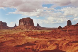 notinthemaps:  Going through old photos is one of my favorite things. Also, Monument Valley is beautiful beyond words.