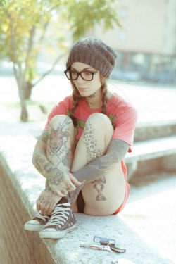 inked-girls-all-day:  Refen Doe