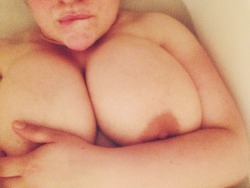 americana–erotica:  Bath time.