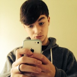 #gayboy #gayboy #bored #slut #selfie #iphone5c #dayoff