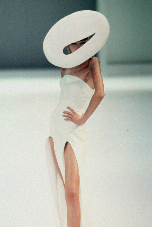 Porn photo Thierry Mugler Spring 1999 / http://anatomika.net/tag/Avant-Garde/