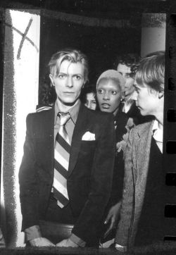 amused-itself-to-death:  bowie. 