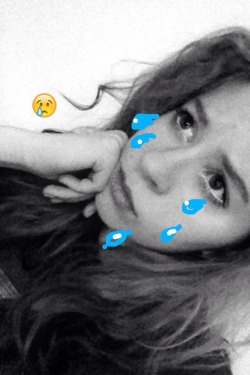 Documentation of my &ldquo;life&rdquo; by using the creative art form of emojis on snapchat. Clearly it&rsquo;s a lit Friday night&hellip;😩🔫