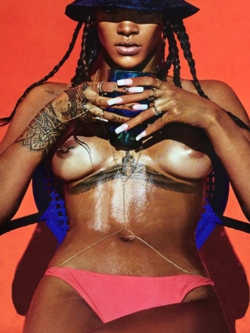 celebrixxxtiez:  Rihanna   See more naked Celebrities at celebrixxxtiezz.xyz    
