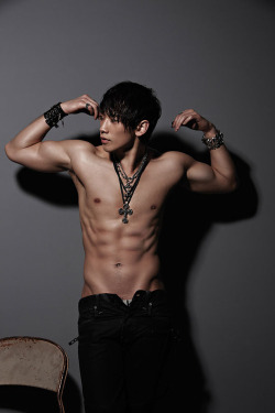 Bi (비) / Rain is Back to the Basic photos 2010 « We love DBSK Forever  @weheartit.com http://whrt.it/W3k2KB