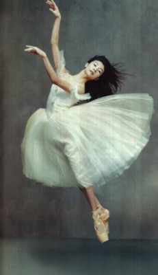 liams-annie-leibovitz-photos:Yuan Yuan Tan by Annie Leibovitz for Russian Vogue