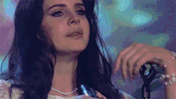 delreigns:  Lana gets emotional during Video Games 