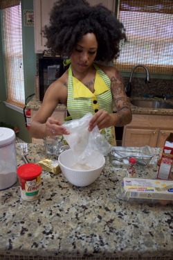 prettyperversion:  nikkithespiceysubmissive:   prettyperversion:  “Velveteen Cake”  There aren’t many images of black women cooking and looking sexy. I went to Google to find some ideas and reference materials and all I found were white women cooking