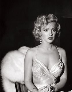 theniftyfifties:  Marilyn Monroe photographed