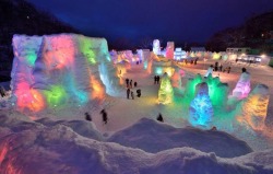 paintdeath:  Chitose-Lake Shikotsu Ice Festival in Chitose, Japan 