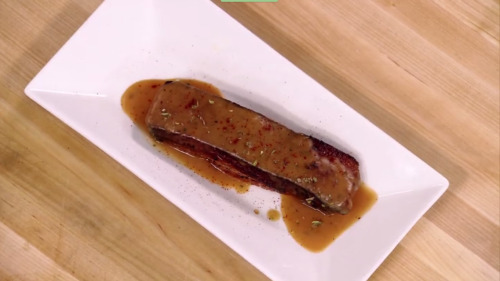 angieandmal:  papercrane:  chubbinafatzarelli:  this is the single saddest thing I’ve ever seen on cutthroat kitchen  Ah! But I saw this episode, and he didn’t go home! This guy had a really thick accent   legit didn’t understand Alton, it wasn’t