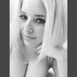 Just saying #hi #saturday #classic #blackandwhite #blonde #shorthair #cleavage #camgirl #model #thoseeyes See more of me on maggiegreenlive.com and maggiegreen.cammodels.com by maggiegreen