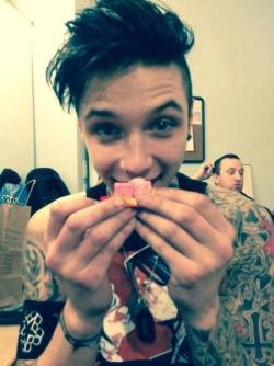 bvb-army-blog:  omg the guy back there xD