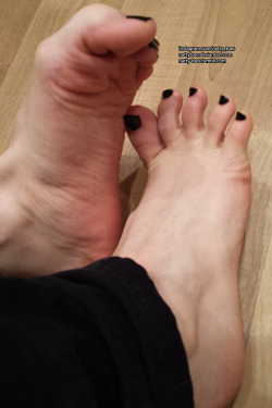 natty-toes:  On the Floor