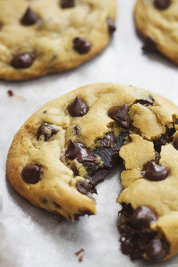 do-not-touch-my-food:  Hot Fudge Stuffed Chocolate Chip Cookies