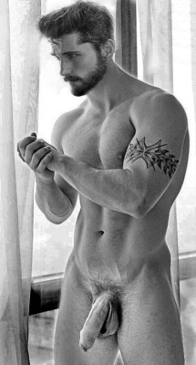 cuddlyuk-gay:   I generally reblog pics of guys with varying degrees of hair, if you want to check out some of the others, go to: http://cuddlyuk-gay.tumblr.com  