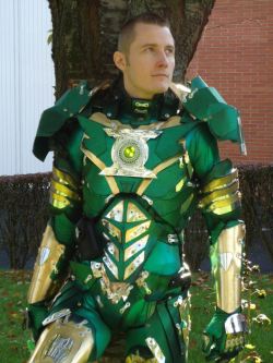 ffhusbear:  matthulksmash:  bloodphoenix:  uchidachi:  dirtypeanut:  Iron Lantern - Médialopolis 2012Photo by cosplayquest  Holy fuck…  Do you come with the suit?    This is bad ass 