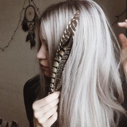 dara-muscat:Adore my new silver hair ✨⛄️✨ Новый чуть более интенсивный серебряный цвет by @flowerlilu. Обожаю только что окрашенные волосы.❤️ http://ift.tt/14zl06U