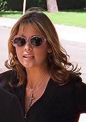 liam-summers:  Buffy Summers, Sunglass Icon 💫
