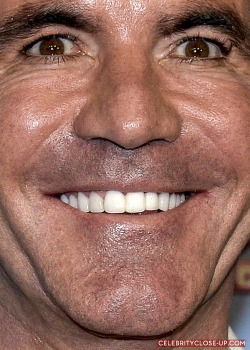 undeadthug:  yungbiochemist:  celebritycloseup:  simon cowell  Dick sucking lips than a muhfucka  his entire face is composed of blackheads 