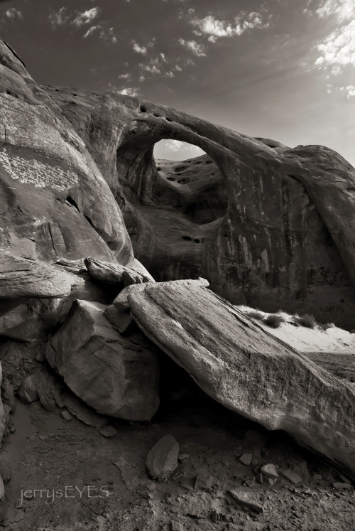 XXX “Arch”Monument Valley-jerrysEYES photo