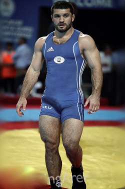 sportybulges:  Watch now the hottest sport bulges: guys wearing lycra or spandex, wrestlers, cyclists, riders, rowers, fighter and much more. Click here to find more FREE sporty BULGES now!