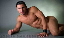 stcmale:  More fit Geronimo Frias and now naked !!  